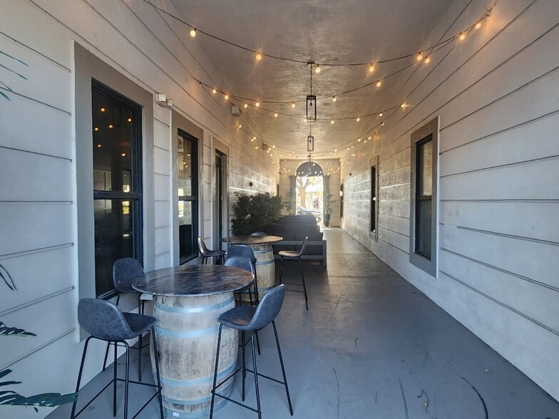 More Photos Of 3801 Avalon Park East Blvd, Orlando Unknown For Lease