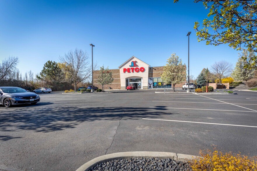 More Photos Of 1725 Twin Creek Ln, Walla Walla Freestanding For Lease