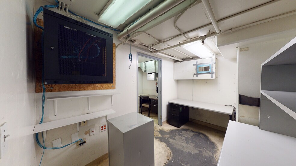 More Photos Of 700 W 5th St, Los Angeles Storefront For Lease