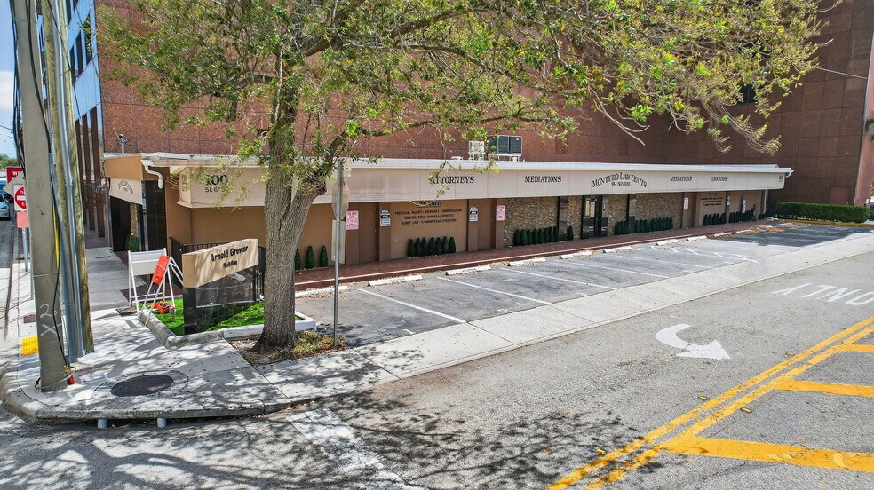 More Photos Of 100 SE 6th St, Fort Lauderdale Office For Lease