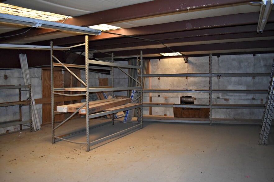 More Photos Of 11275 Edge Hill Rd, Newburg Service For Sale