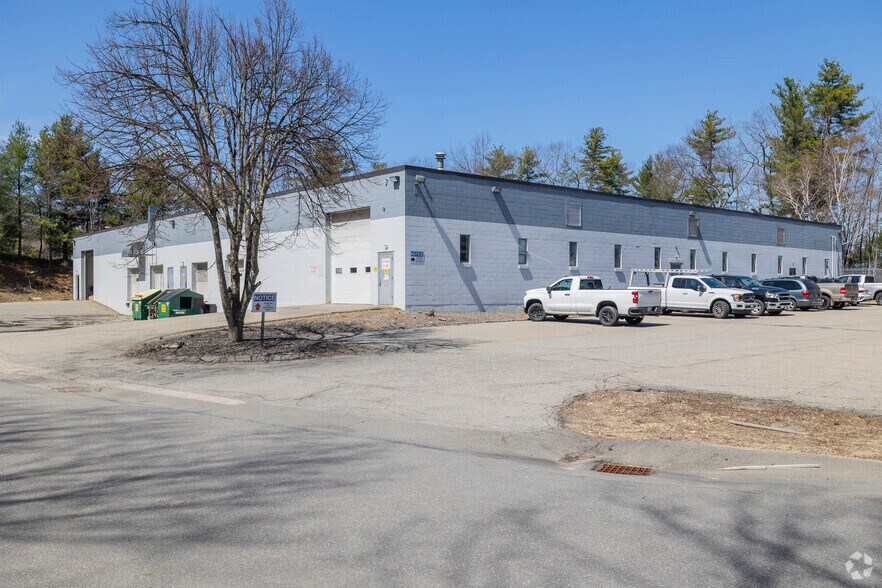 More Photos Of 104 Perimeter Rd, Nashua Industrial For Sale