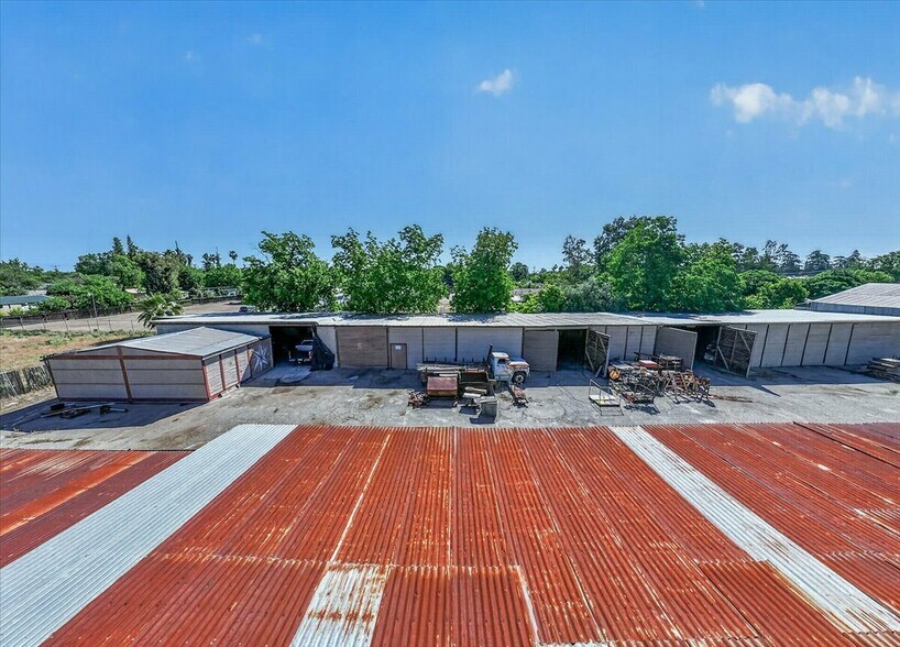 More Photos Of 708 N Pleasant Ave, Fresno Warehouse For Sale