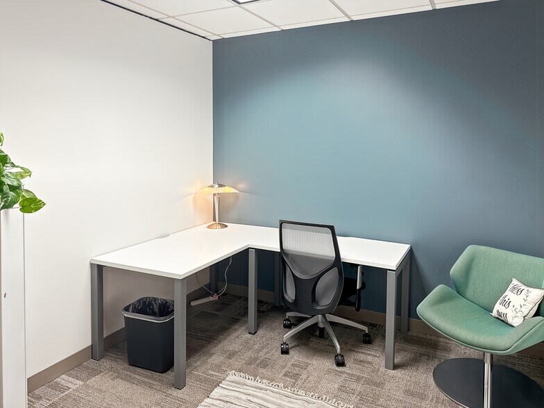 More Photos Of 11811 N Tatum Blvd, Phoenix Coworking Space