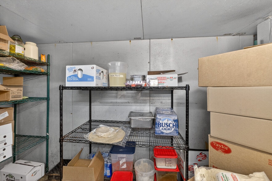 More Photos Of 8713 Gravois Rd, Saint Louis Restaurant For Sale