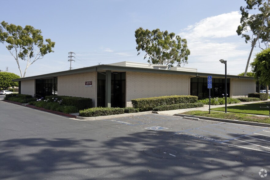 Primary Photo Of 3341-3363 Cerritos Ave, Los Alamitos Office For Lease