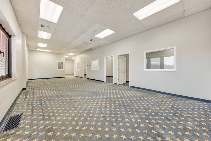 More Photos Of 150 Hillside Dr, Bethel Park Office For Lease