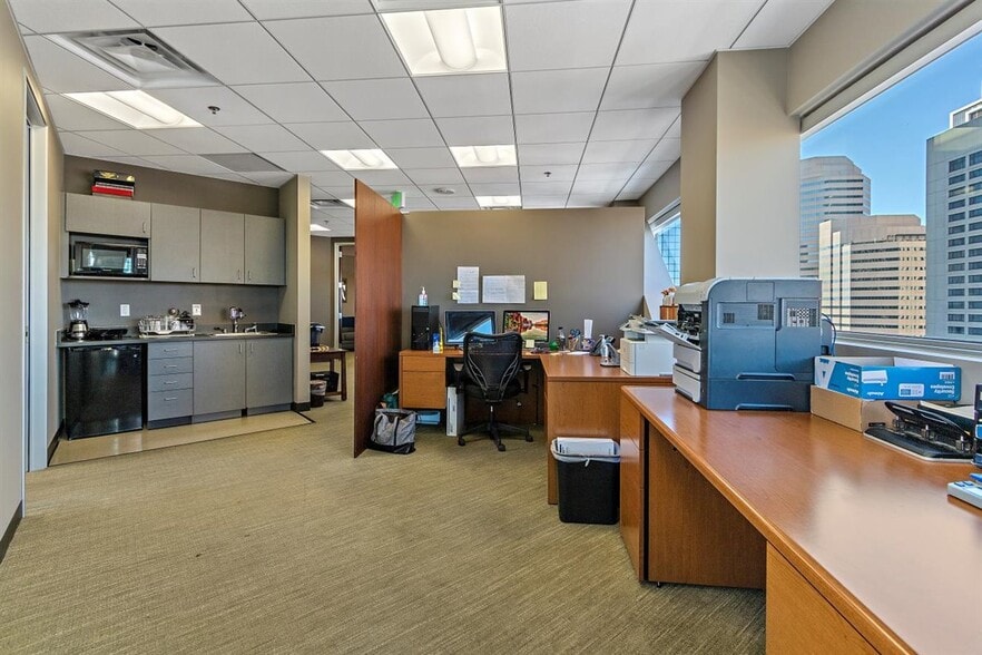 More Photos Of 1800 Glenarm Pl, Denver Office For Sale