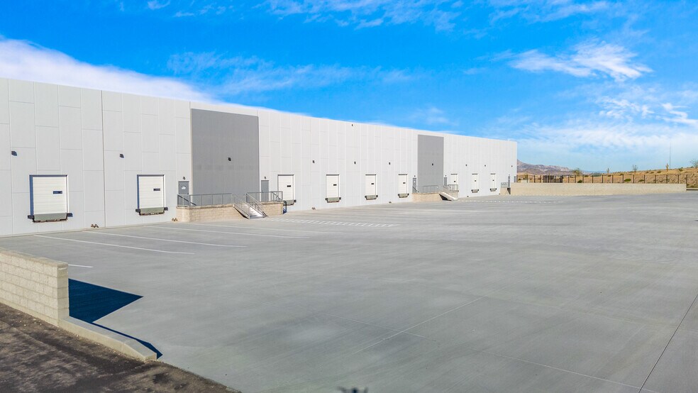 More Photos Of Laughlin Ranch Blvd, Bullhead City Warehouse For Lease