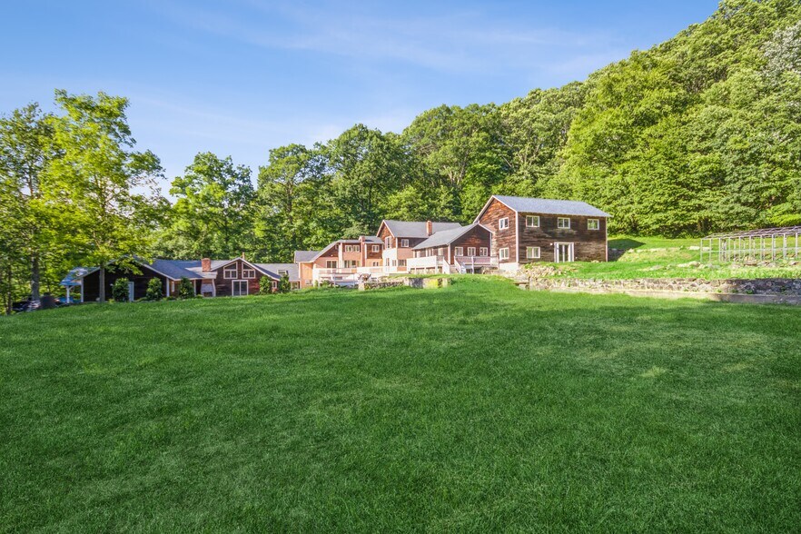 More Photos Of 584 Milltown Rd, Brewster Village Specialty For Sale