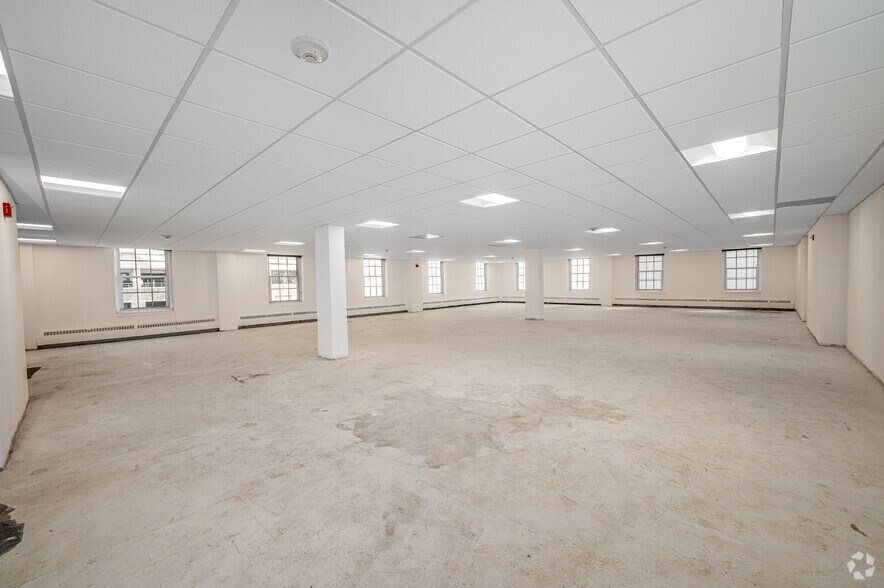 More Photos Of 7220 Wisconsin Ave, Bethesda Medical For Lease