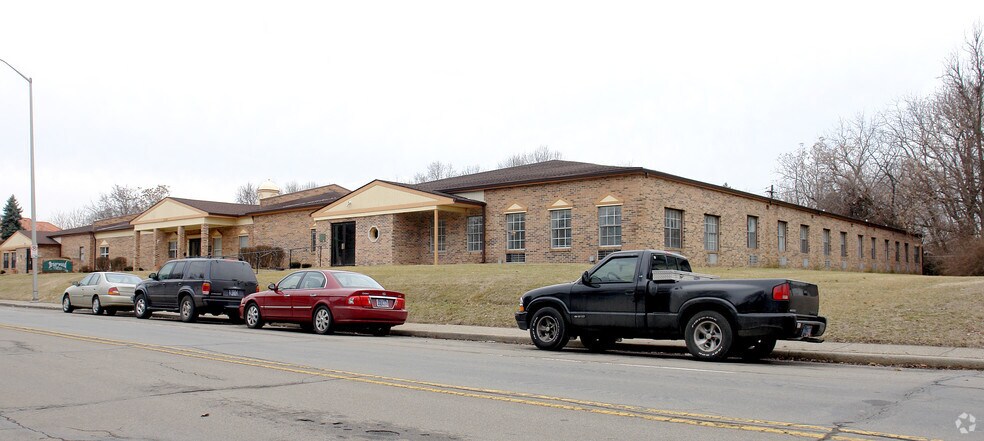 More Photos Of 3630 Central Ave, Indianapolis Medical For Sale