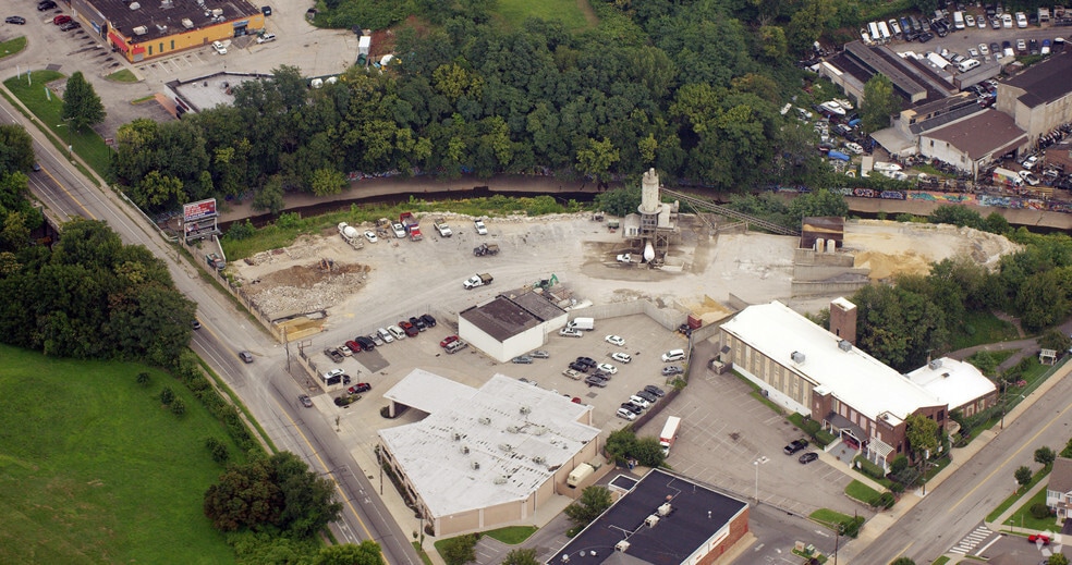 Primary Photo Of 4465 Castor Ave, Philadelphia Service For Sale