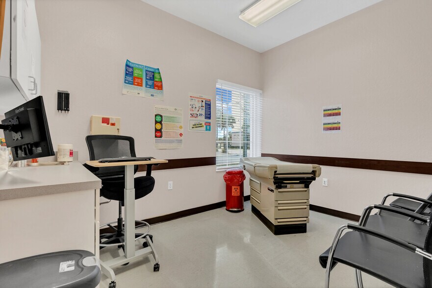 More Photos Of 901-911 N Central Ave, Kissimmee Medical For Lease