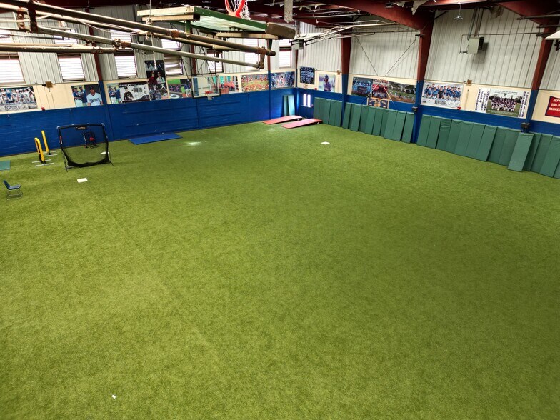 More Photos Of 201 Pasadena Ave, Metairie Baseball Field For Sale