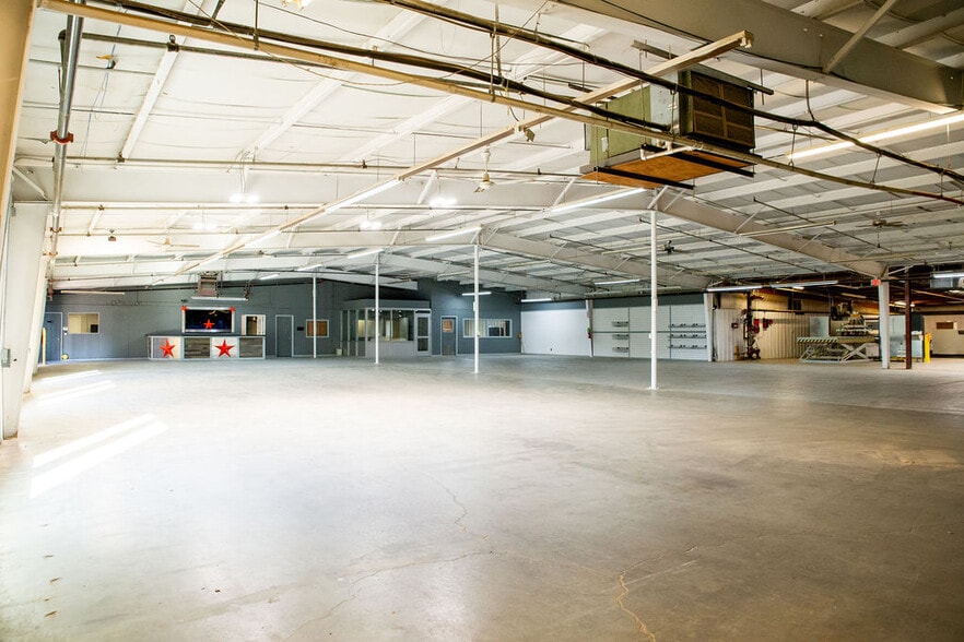 More Photos Of 1630 N Eldon Ave, Springfield Unknown For Lease