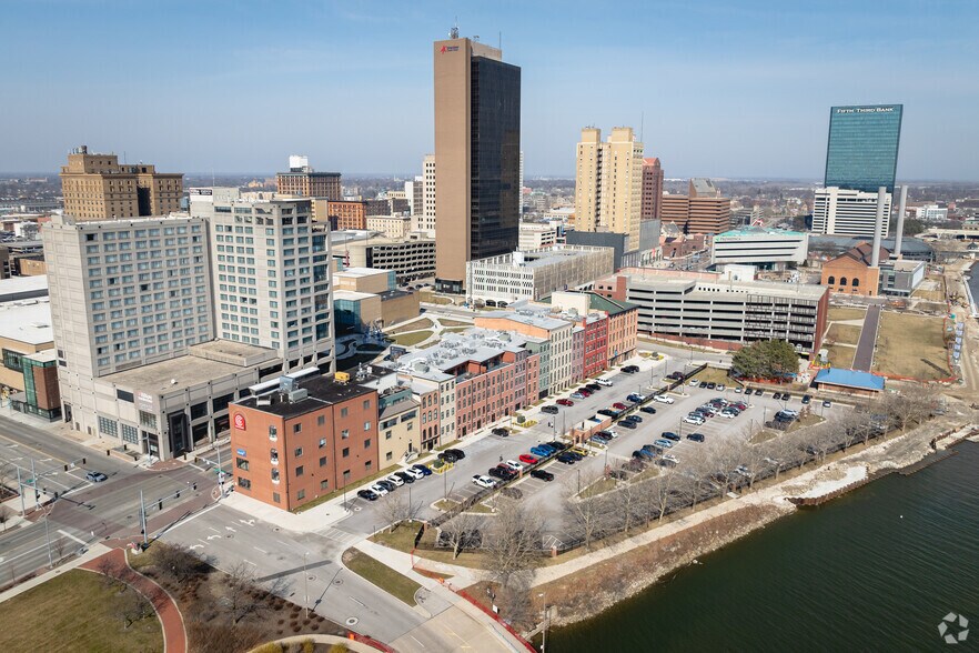 More Photos Of 100 N Summit St, Toledo Apartments For Lease