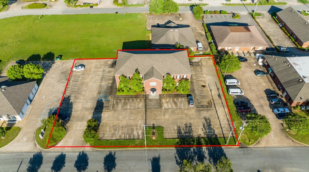 More Photos Of 451 Saint Lukes Dr, Montgomery Office For Lease