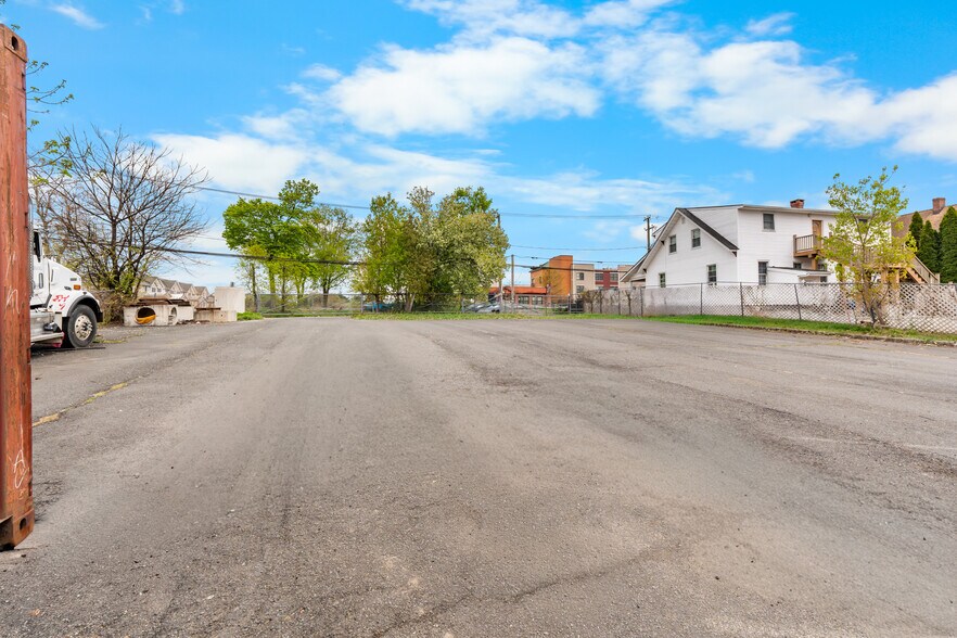 More Photos Of 41 N Madison Ave, Spring Valley Land For Lease