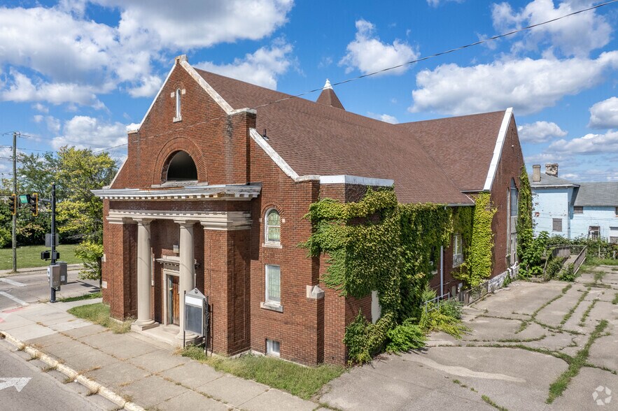 More Photos Of 340 W Main St, Springfield Religious Facility For Sale