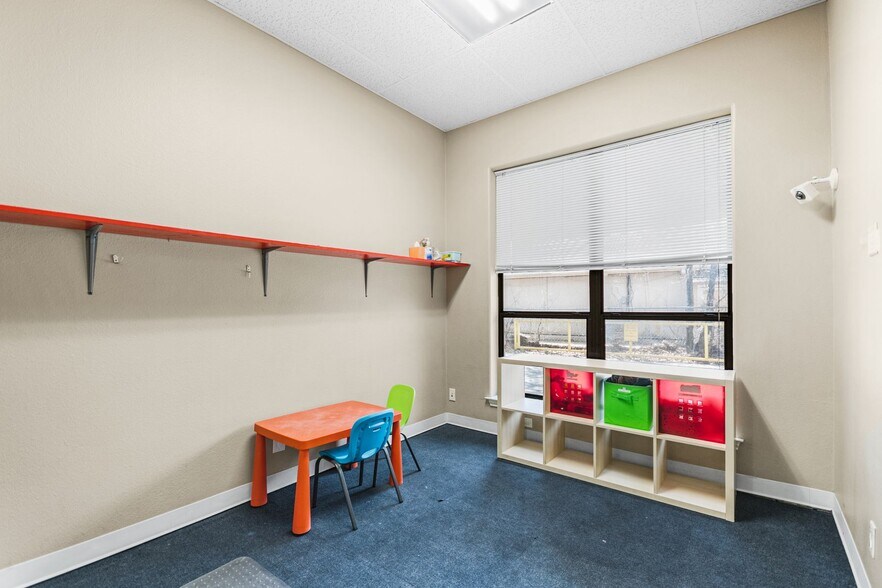 More Photos Of 14235 Blanco Rd, San Antonio Office For Sale