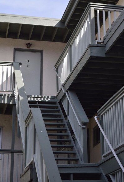 More Photos Of 206 Caledonia St, Sausalito Apartments For Sale
