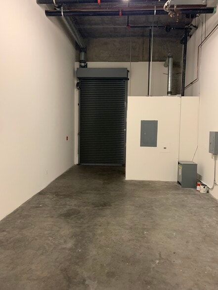 More Photos Of 1458 S San Pedro St, Los Angeles Freestanding For Sale