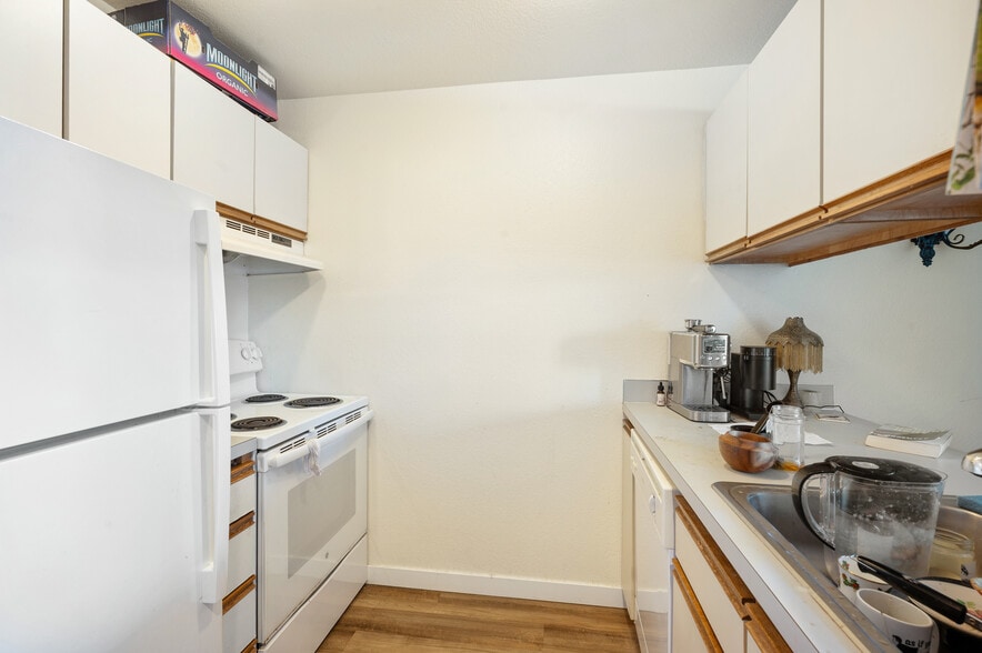 More Photos Of 3425 14th Ave W, Seattle Apartments For Sale