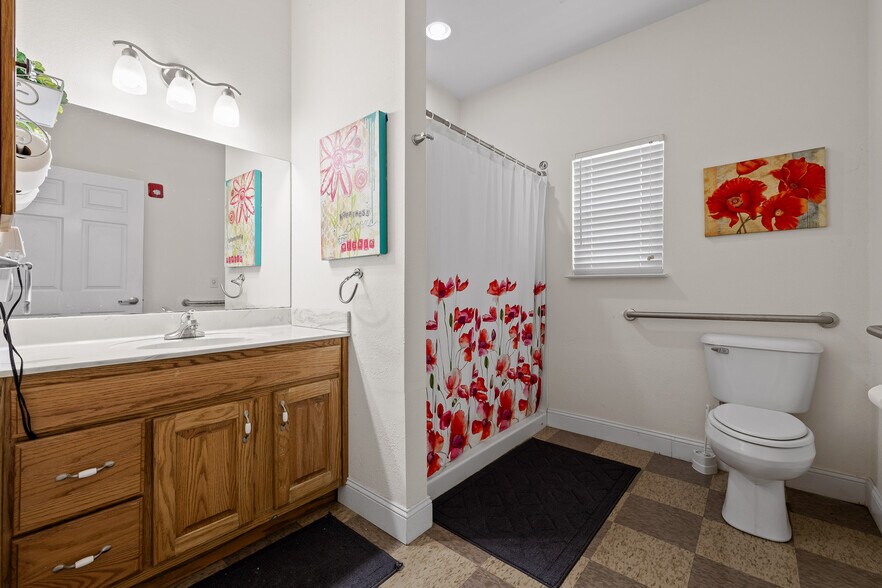 More Photos Of 419 Pin Hook Rd, Spring City Assisted Living For Sale