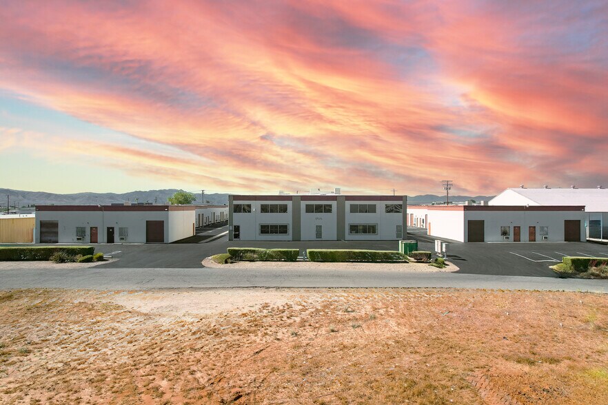 Primary Photo Of 17525 Alder St, Hesperia Warehouse For Lease