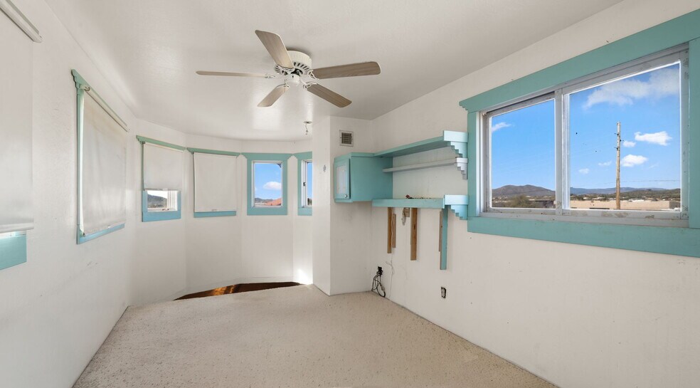 More Photos Of 1935 E Joy Ranch Rd, Phoenix Specialty For Sale