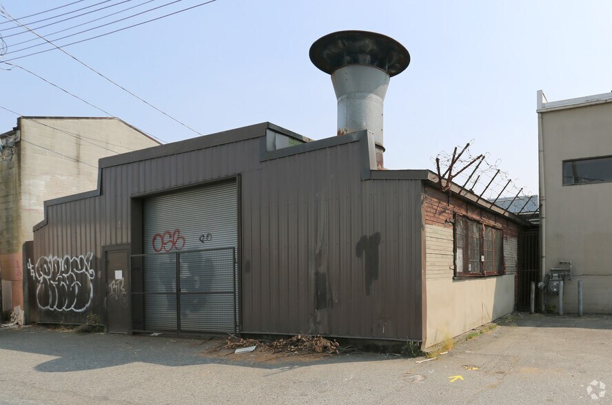 More Photos Of 1661 E Hastings St, Vancouver Warehouse For Lease