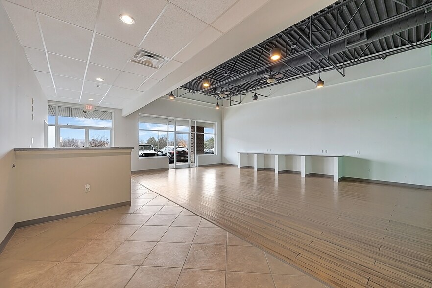 More Photos Of 1035 Vandercar Dr, Florence General Retail For Lease