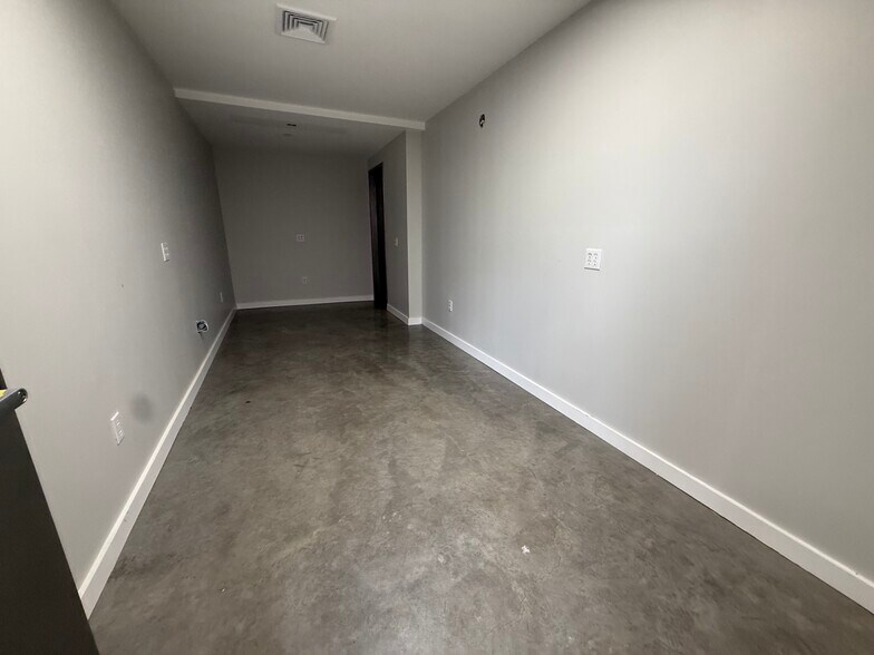 More Photos Of 1539 Covert St, Ridgewood Warehouse For Lease