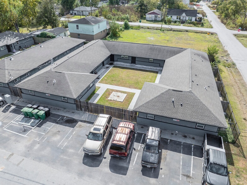 More Photos Of 3804 Mount Pleasant St, Houston Apartments For Sale