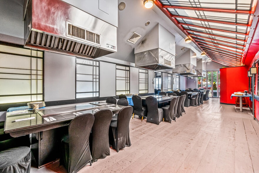 More Photos Of 500 City Island Ave, Bronx Restaurant For Sale