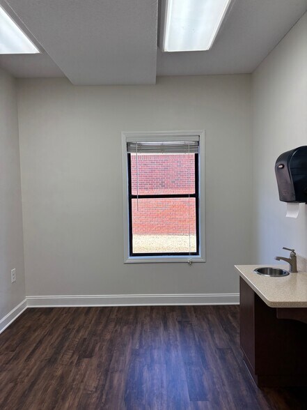 More Photos Of 86 Timber Creek Dr, Cordova Medical For Lease