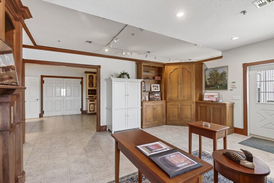 More Photos Of 641 Acorn Dr, Harrisonburg Manufacturing For Sale