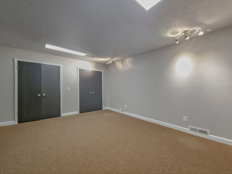 More Photos Of 6001 Nw Expressway, Oklahoma City Office For Sale