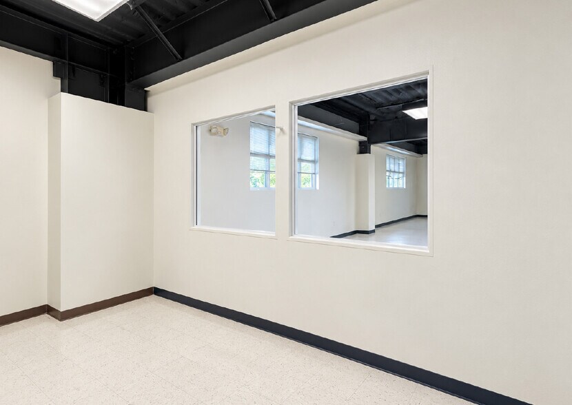 More Photos Of 1111 Menaul Blvd NE, Albuquerque Medical For Sale