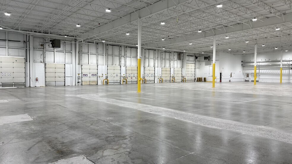 More Photos Of 250 Canal Rd, Fairless Hills Warehouse For Lease