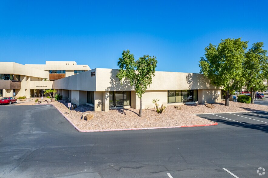 More Photos Of 2222-2228 W Northern Ave, Phoenix Unknown For Lease