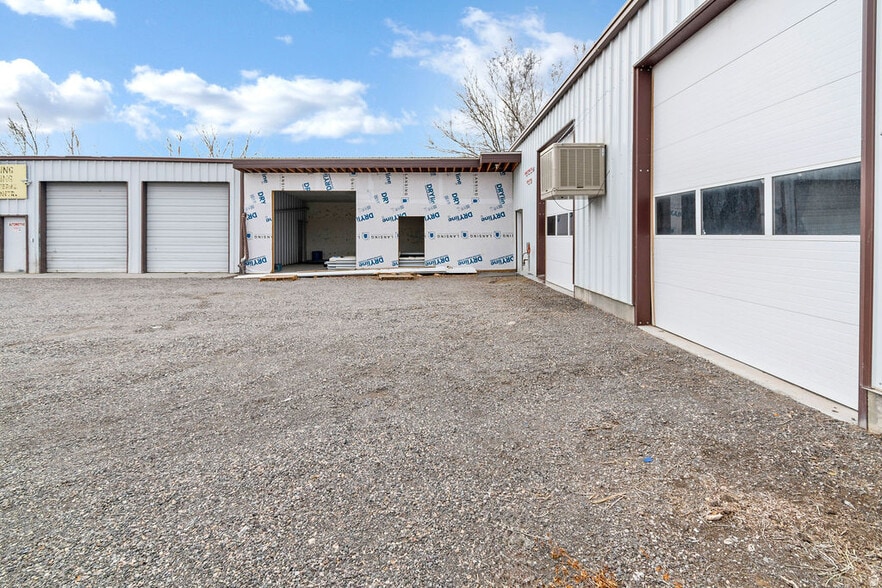 More Photos Of 46 S Center St, Elsinore Industrial For Sale