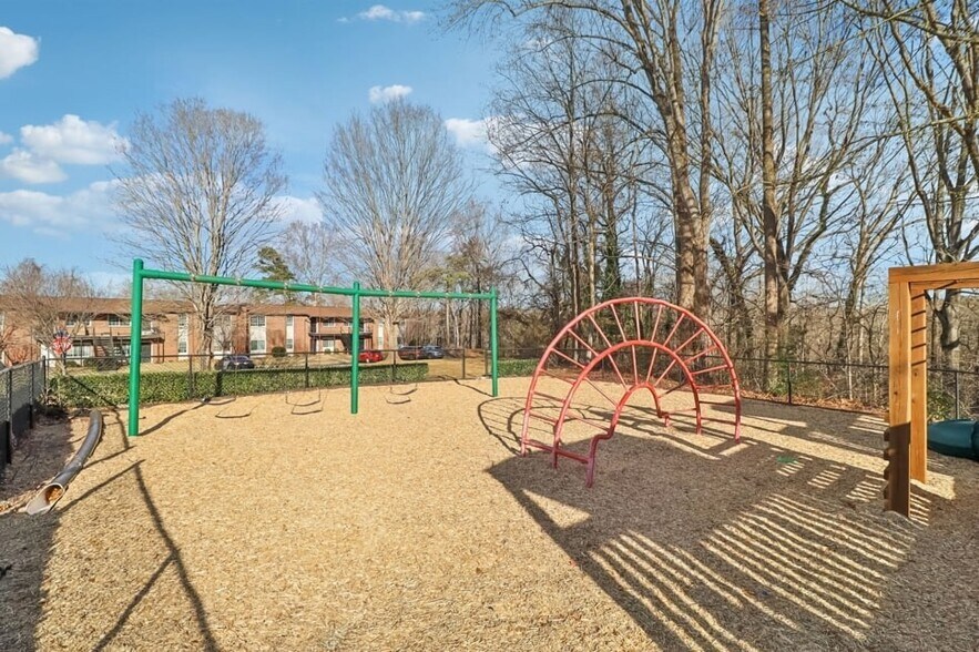 More Photos Of 1 Lakeside Rd, Greenville Apartments For Sale