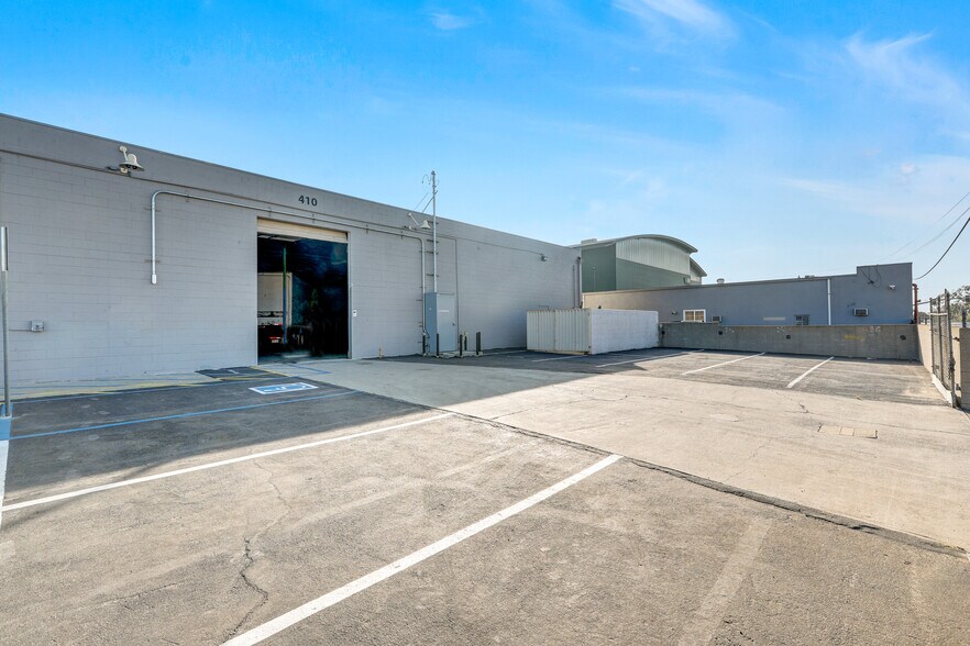 More Photos Of 400-410 S Irwindale Ave, Azusa Warehouse For Lease