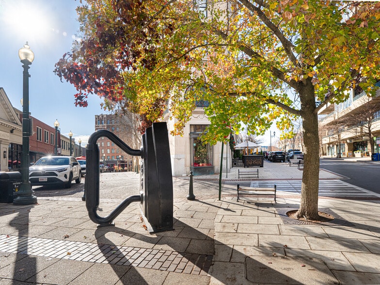 More Photos Of 24-28 Wall St, Asheville Storefront Retail Office For Lease