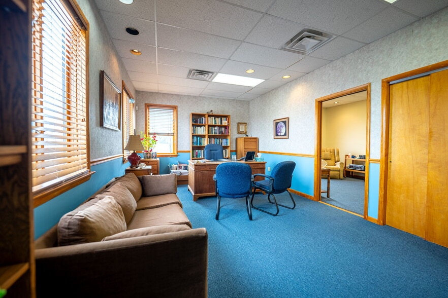 More Photos Of 3519 Bigelow Blvd, Pittsburgh Office For Sale