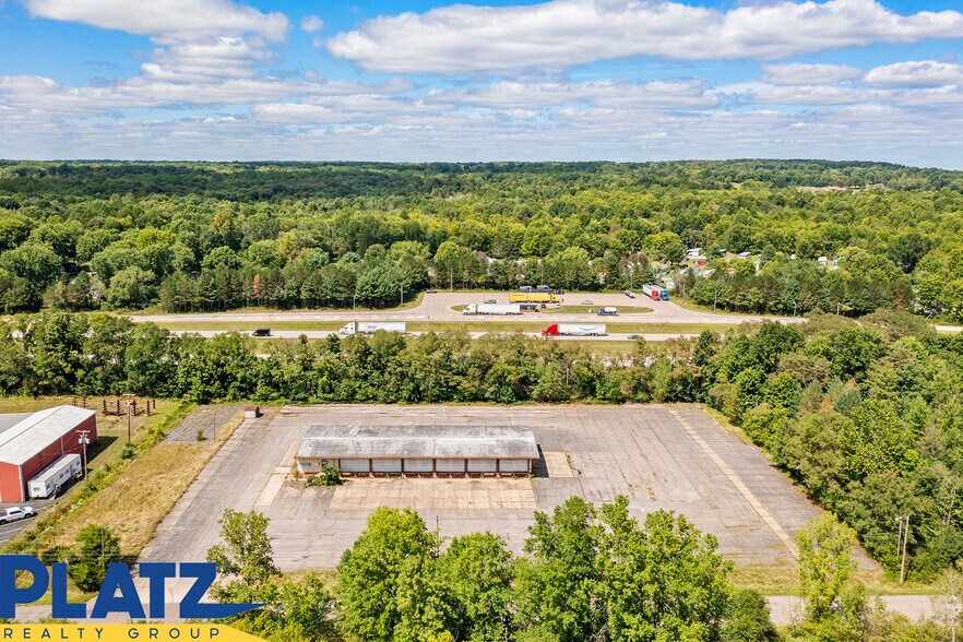 More Photos Of 3020 Gale Ave, Hubbard Truck Terminal For Lease