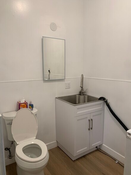 More Photos Of 3939 E Cesar E Chavez Ave, Los Angeles Flex For Lease