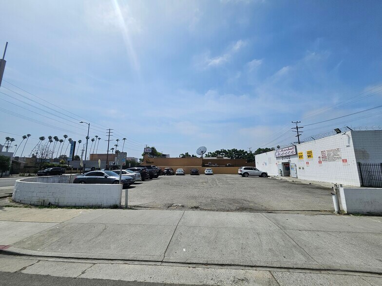 More Photos Of 5001 S Western Ave, Los Angeles Supermarket For Sale